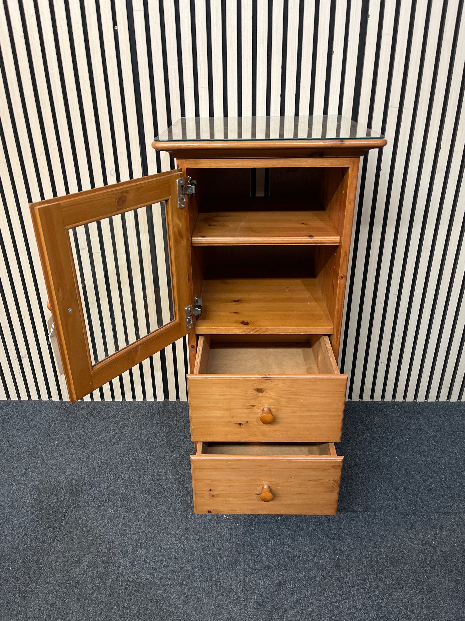 Ducal pine stereo unit (H 98 x W 46 x D 48 cm) 3126