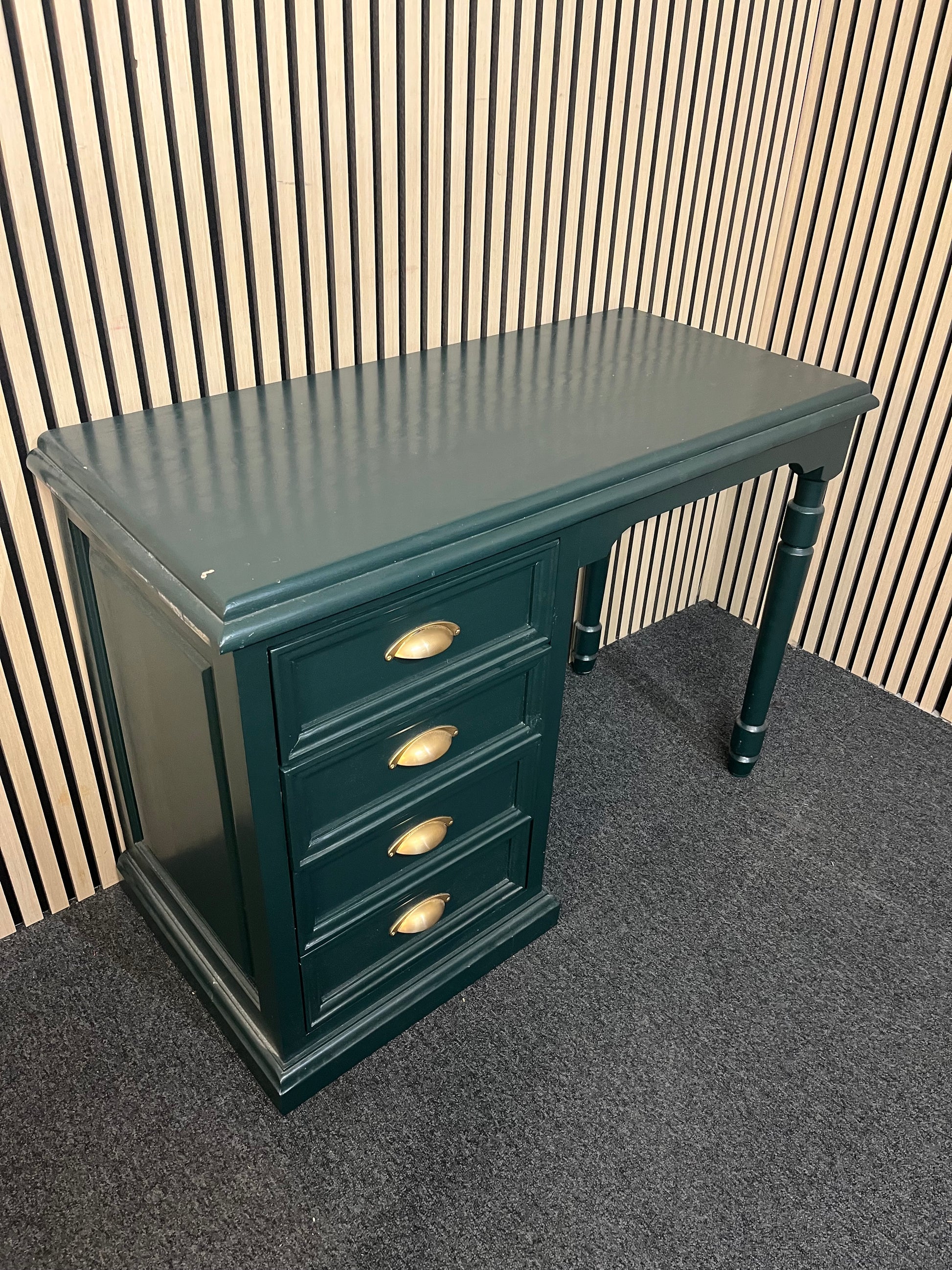 Green painted 4 dwr bedroom dresser (105 cm W x 75 cm x 50 cm D 1425
