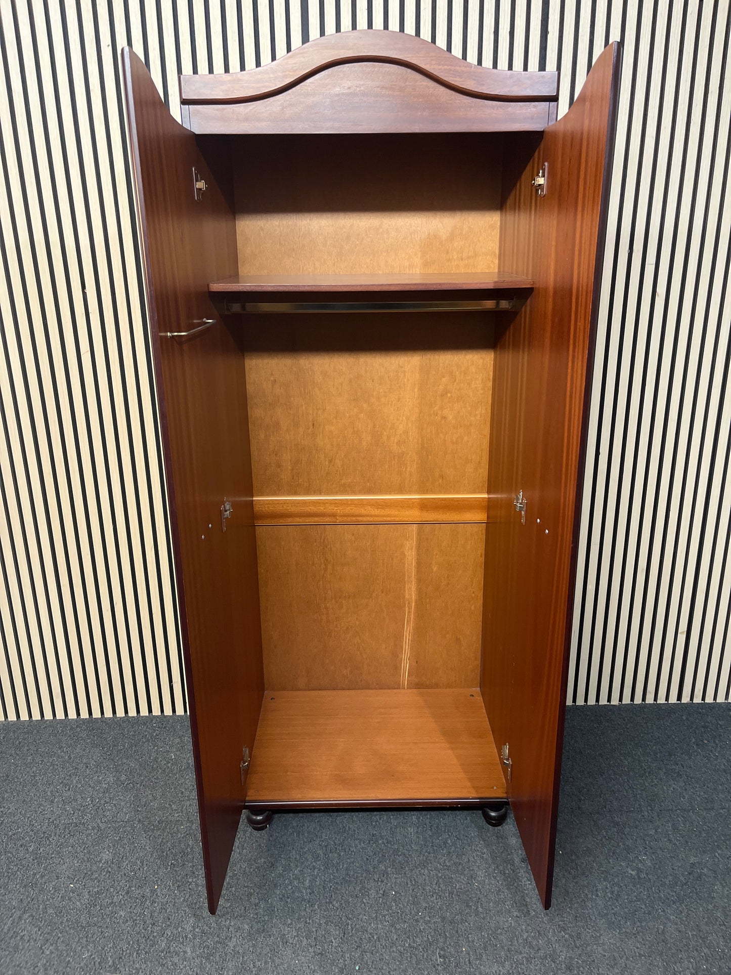Tall rossmore mahogany 2 door wardrobe (H 190 x W 74 x D 52 cm) 3126