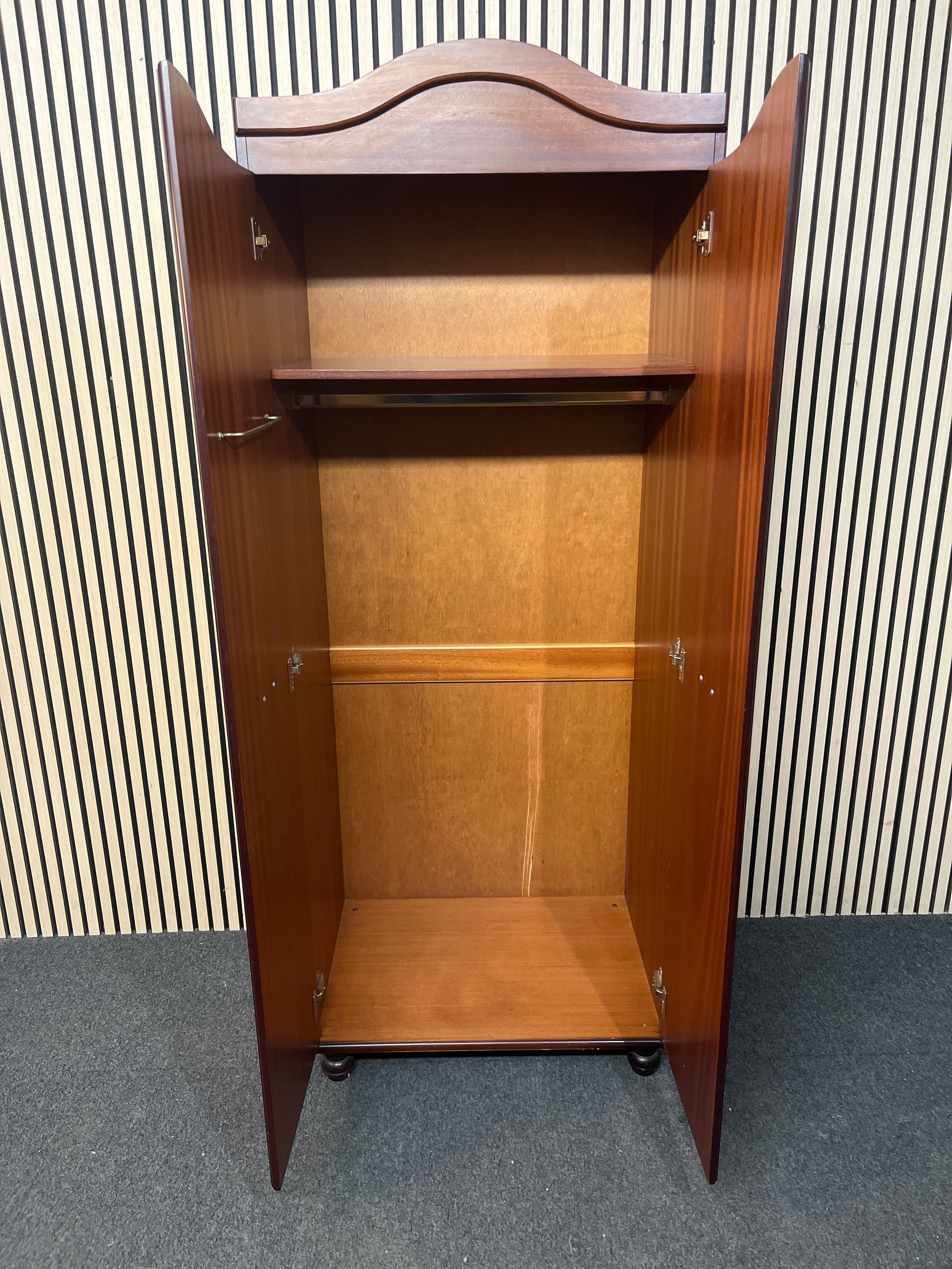 Tall rossmore mahogany 2 door wardrobe (H 190 x W 74 x D 52 cm) 3126