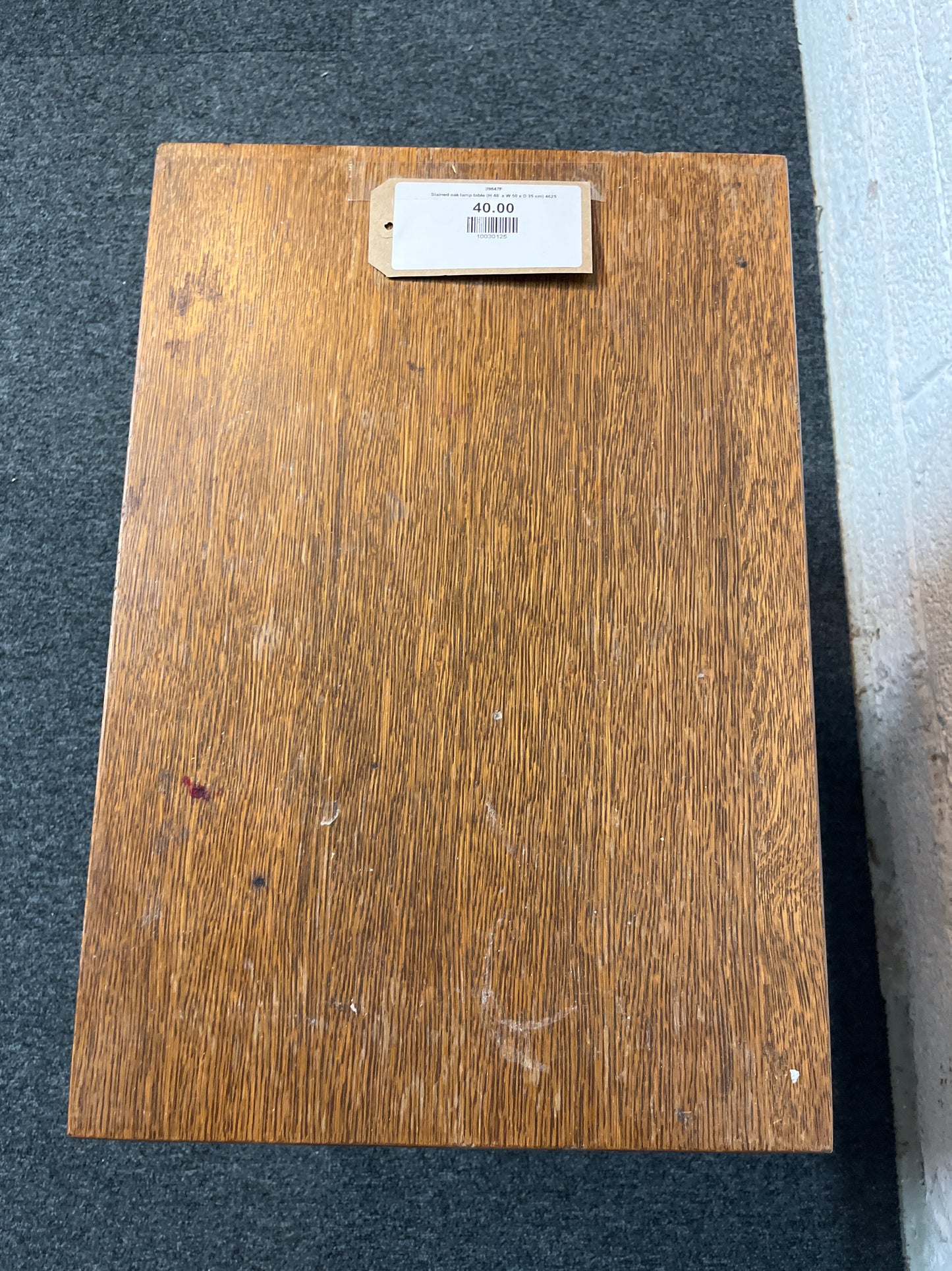 Stained oak lamp table (H 48  x W 50 x D 35 cm) 4625