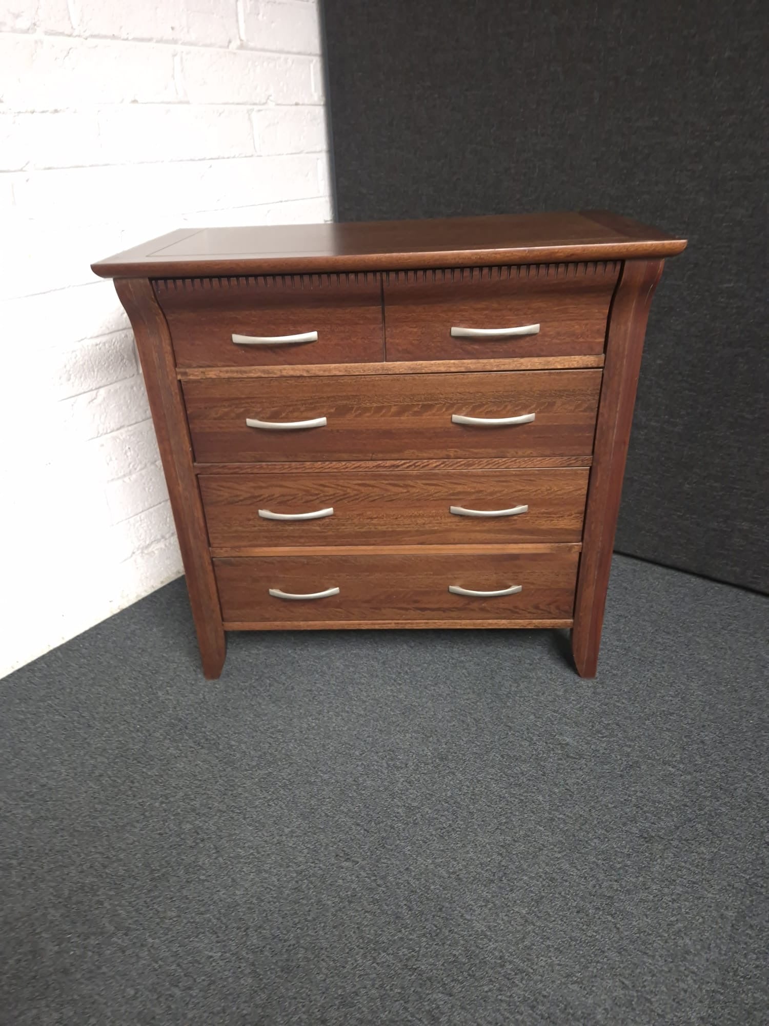 Tall solid dark wood stained 3+2 chest of drawers ( H 930 x W 940 x 500 mm) 1225