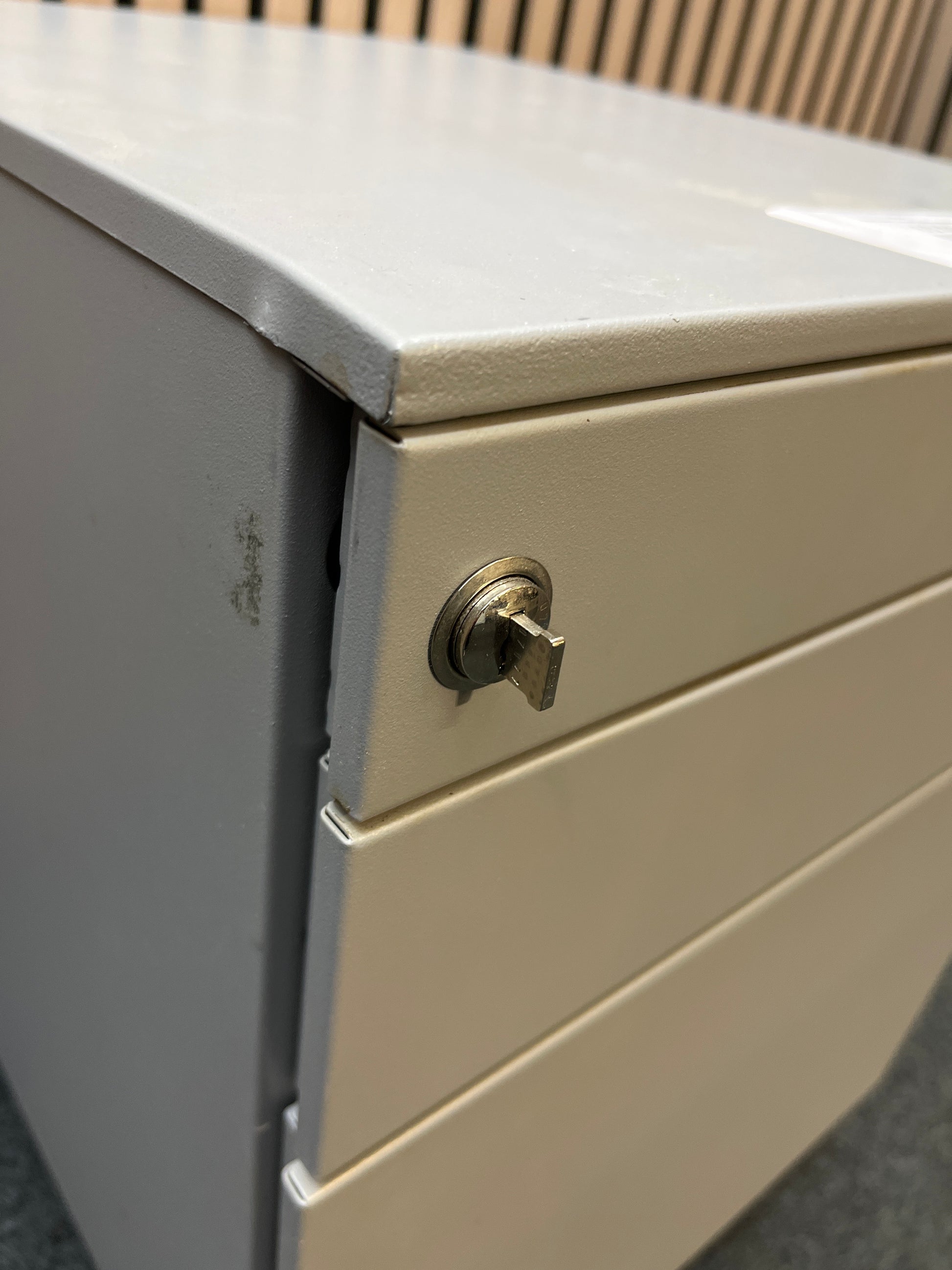 Grey metal 3 drawer mobile pedestal