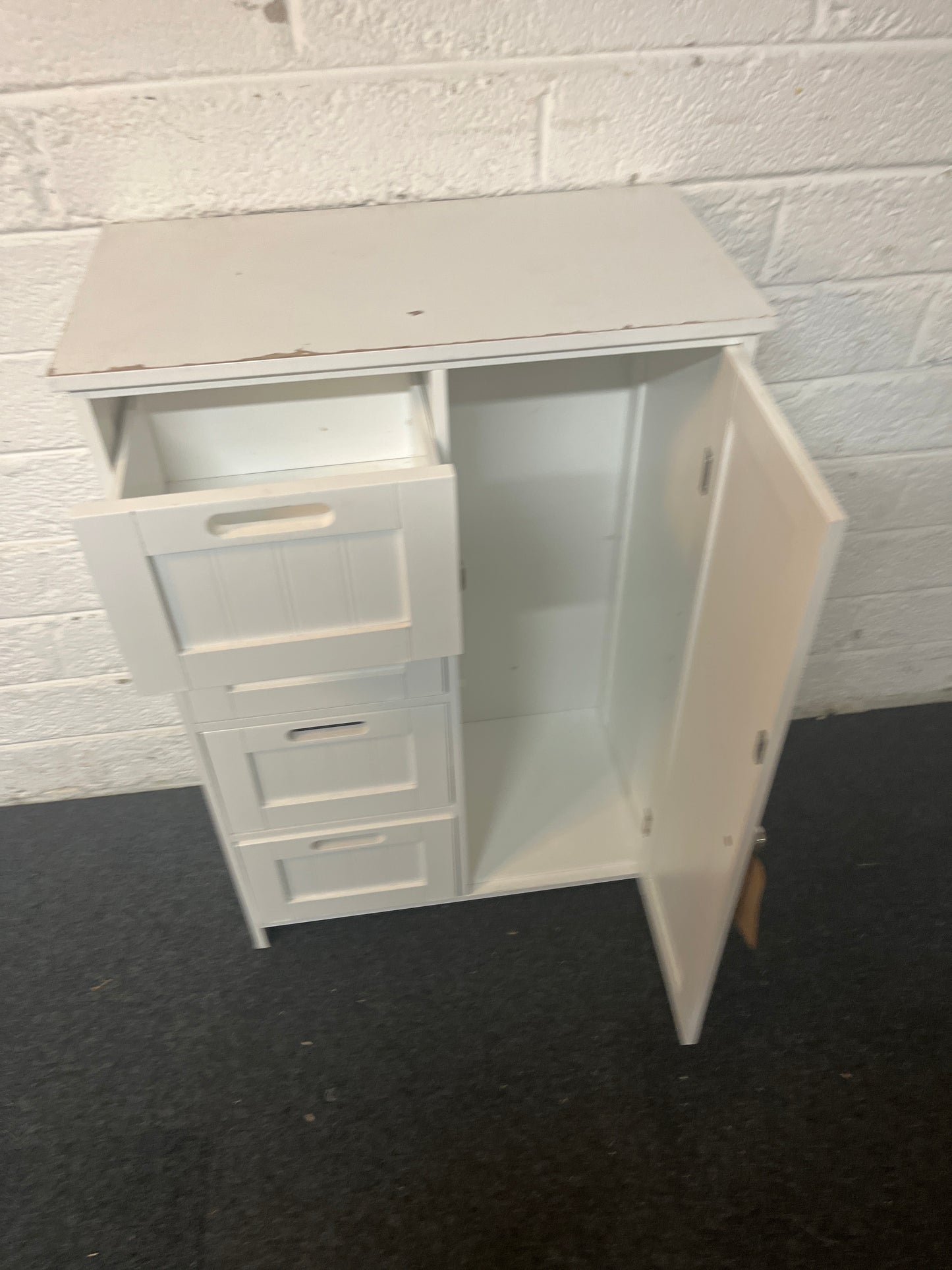 White wooden painted small 4 drawer 1 door storage unit 1325