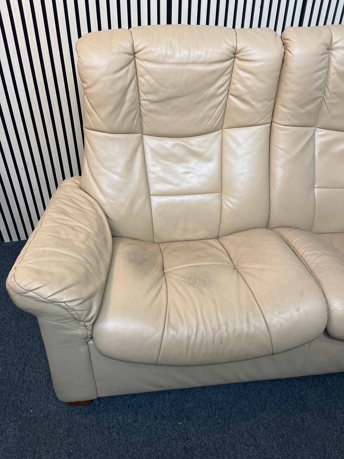 Cream leather 3 seater recliner sofa  3126