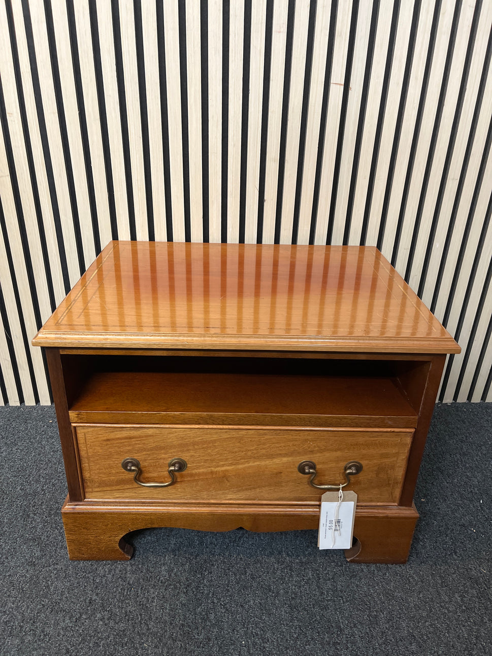 Ornate darkwood 1 drawer bedside locker 2425