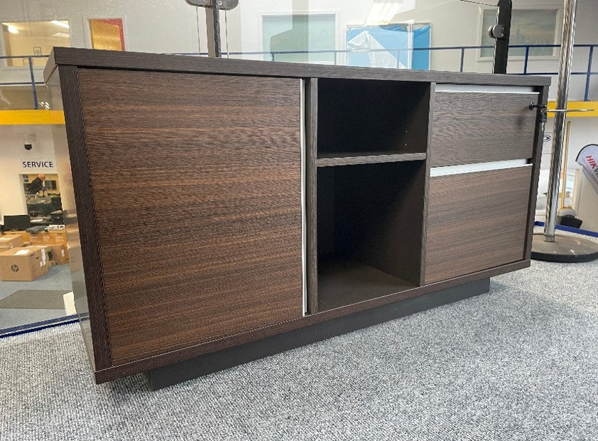 1.8m Executive Parnell Desk With Matching Credenza