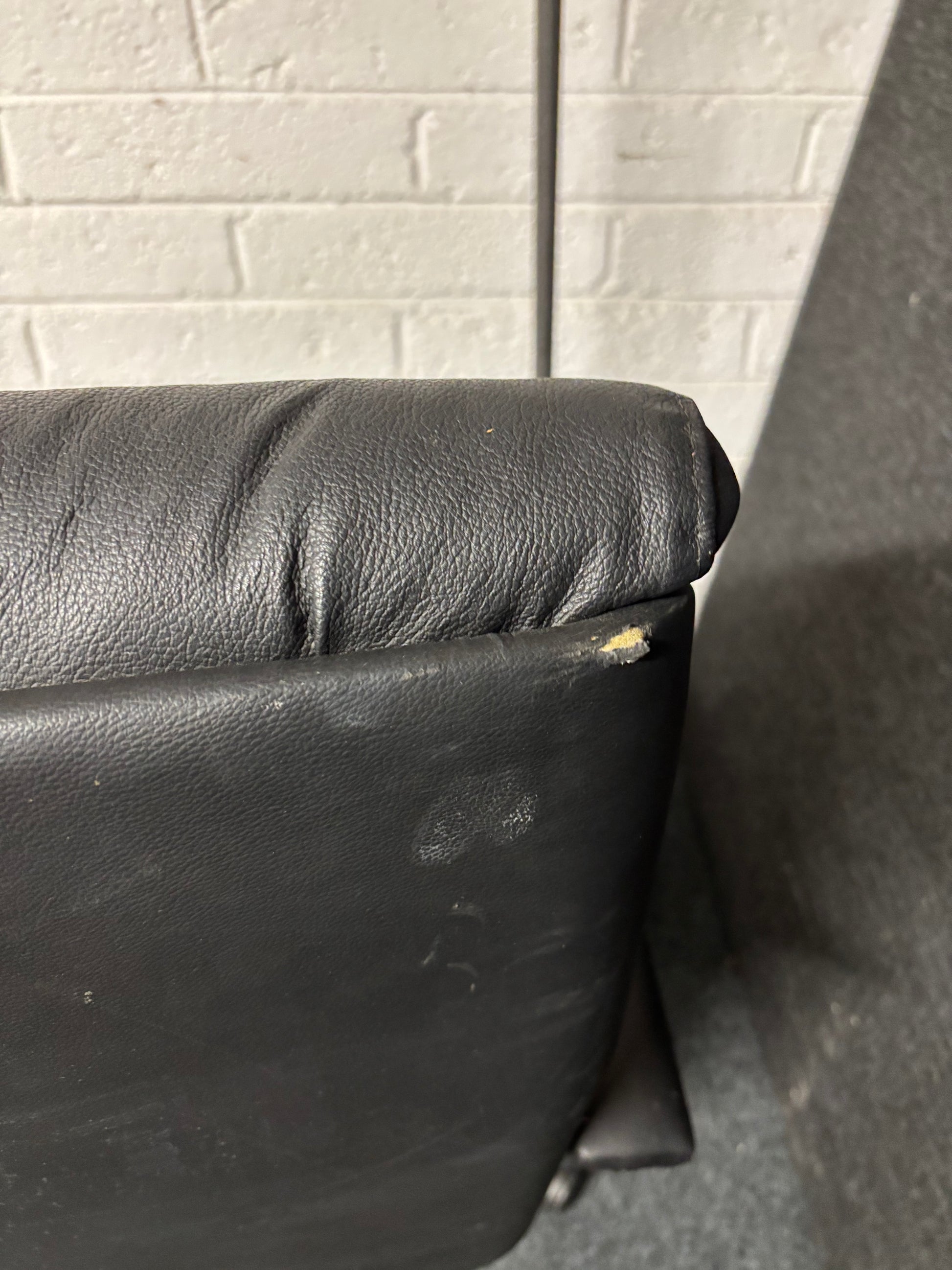 Black PU leatherette swivel chair with fixed arms  1225