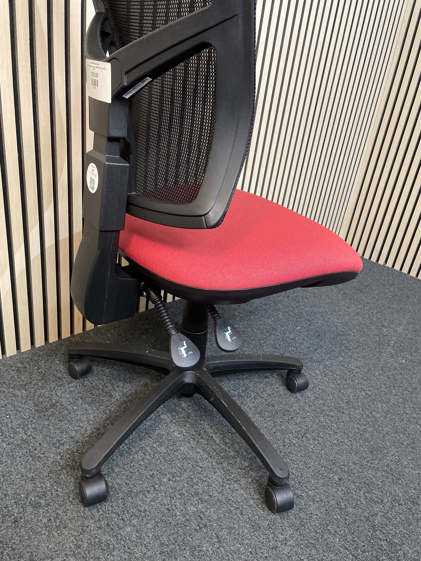 Senza 3 lever swivel chair with HA-MESH Back - PASTEL RED