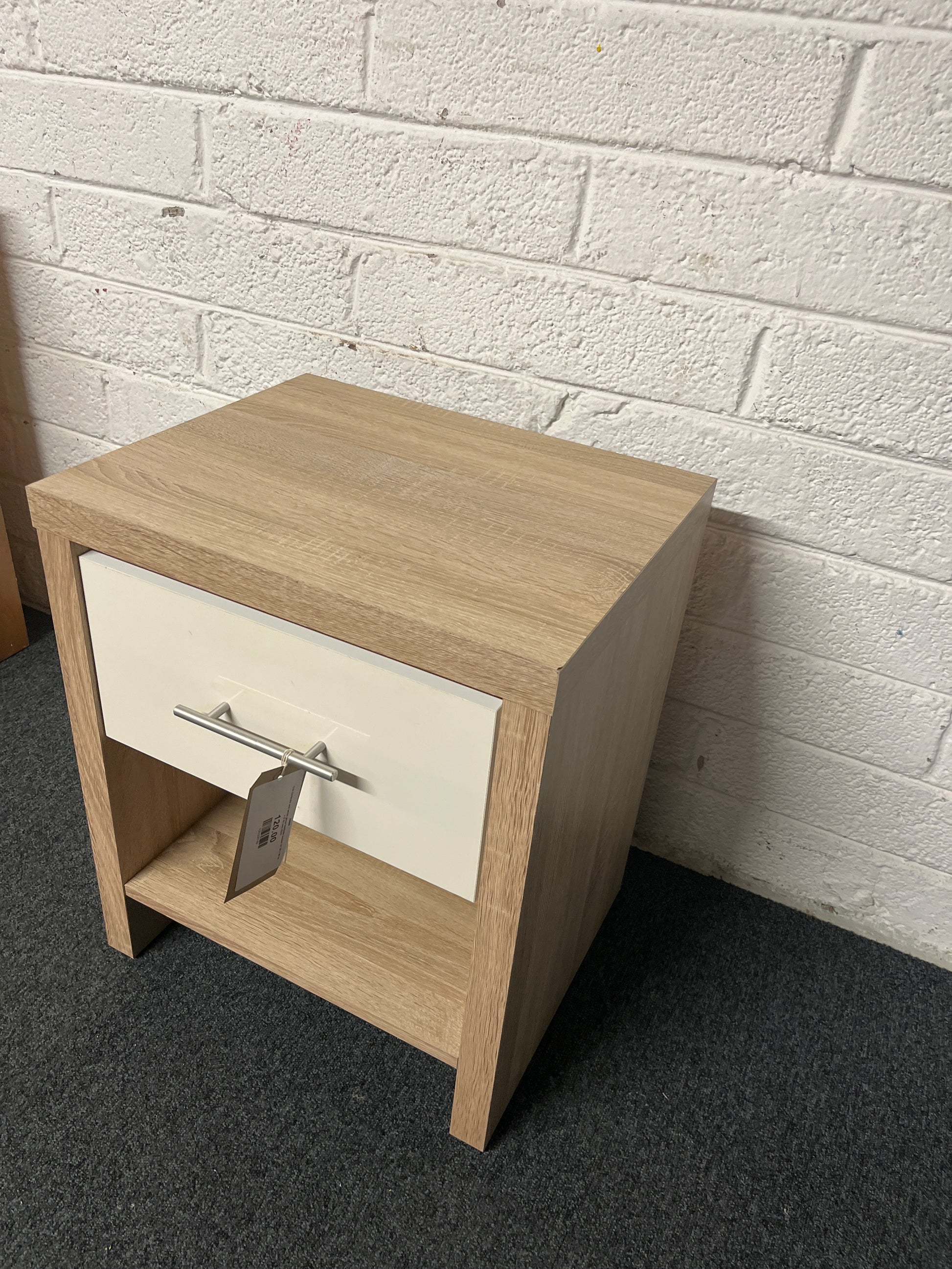Oak laminate and white gloss bedside locker (H 56 x W 48 x D 42 cm) 2225