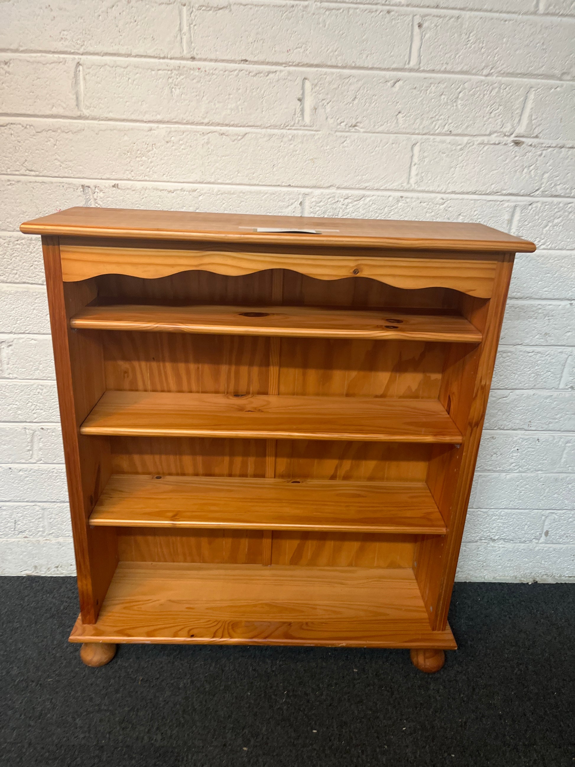 Low solid pine open bookcase (H 100 x W 88 x D 28 cm) 1325