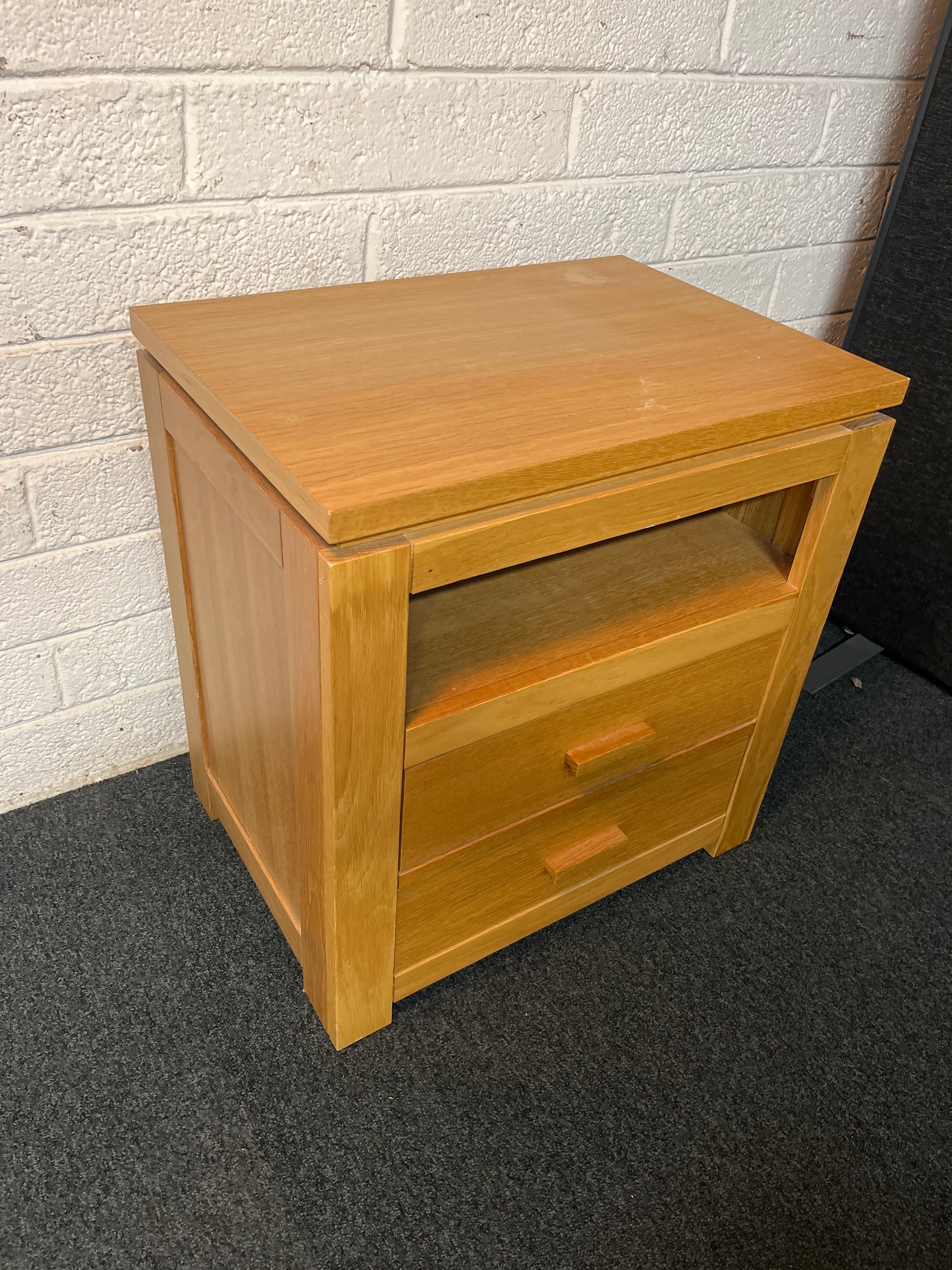 Solid oak 2 drawer 1 shelf bedside locker (H 64 x W 60 x D 43 cm)  2225