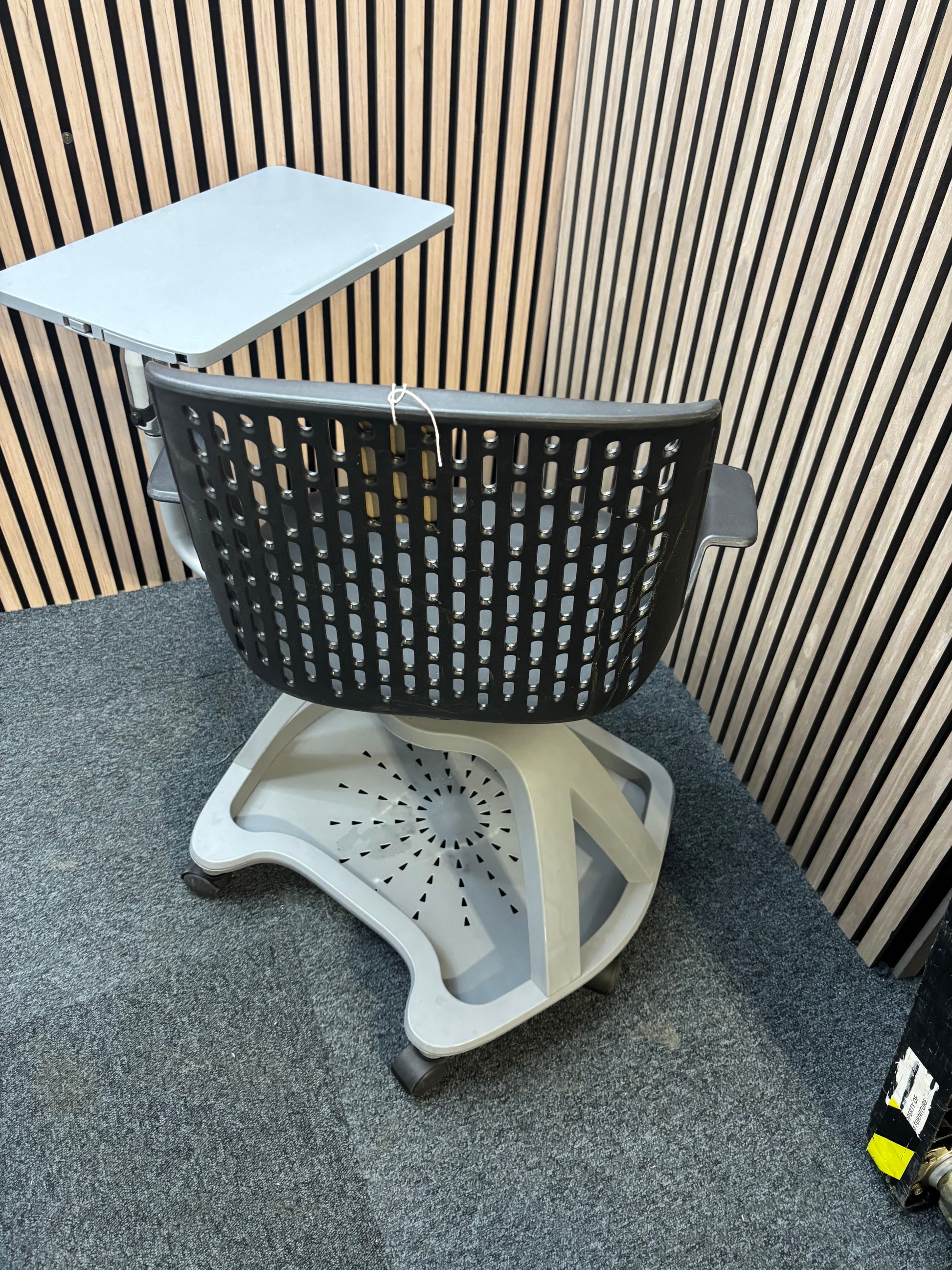 Report mobile conference chair with writing tablet on castors, black plastic seat, dark grey writing tablet with drinks holder. 90Hx64Wx59H. Seat height 445mm