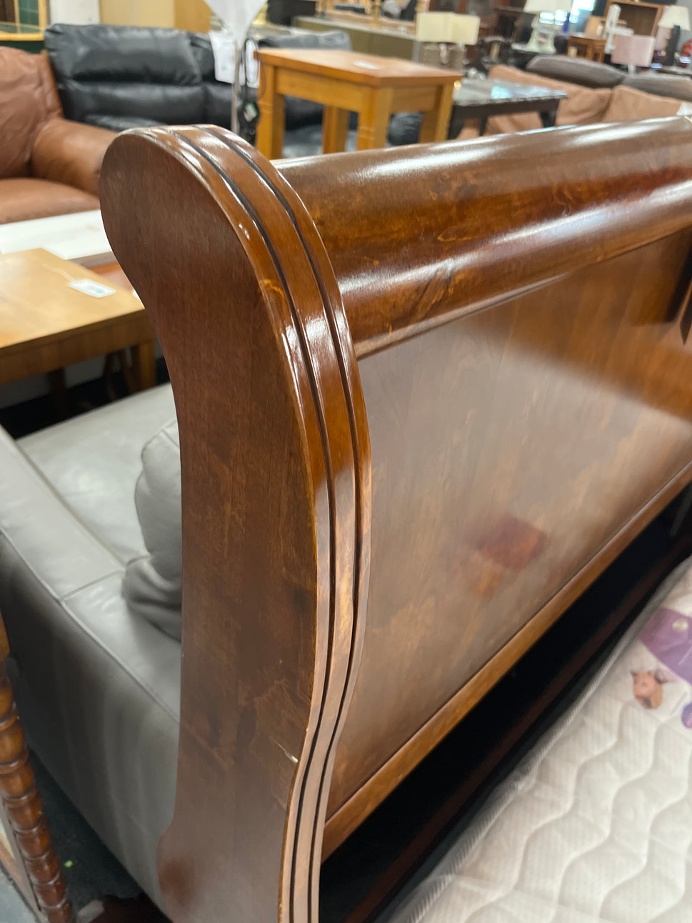5ft high end mahogany framed sleigh bed 1325