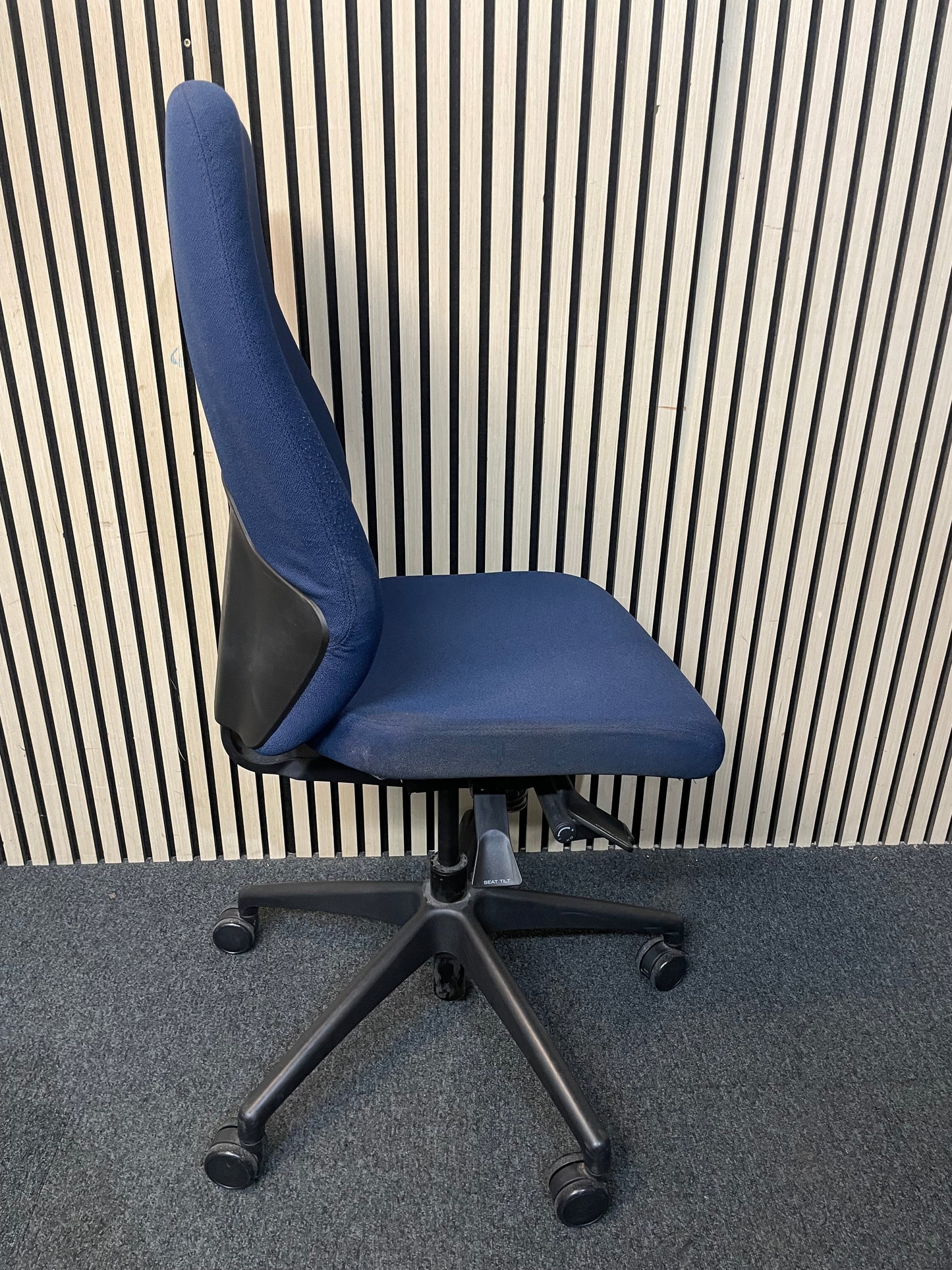 Verco PRf21 navy fabric swivel chair (no arms)  3425