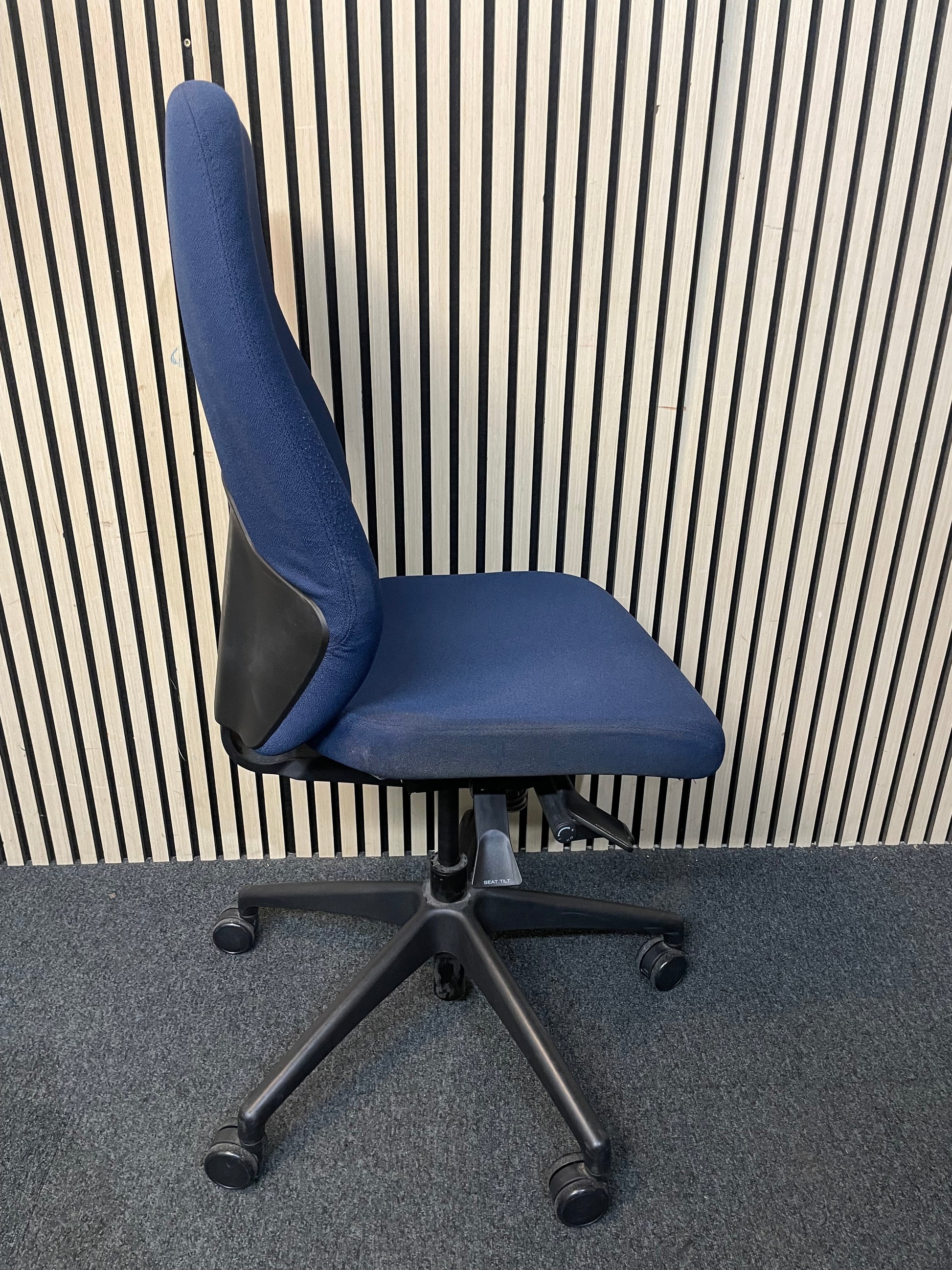 Verco PRf21 navy fabric swivel chair (no arms)  3425
