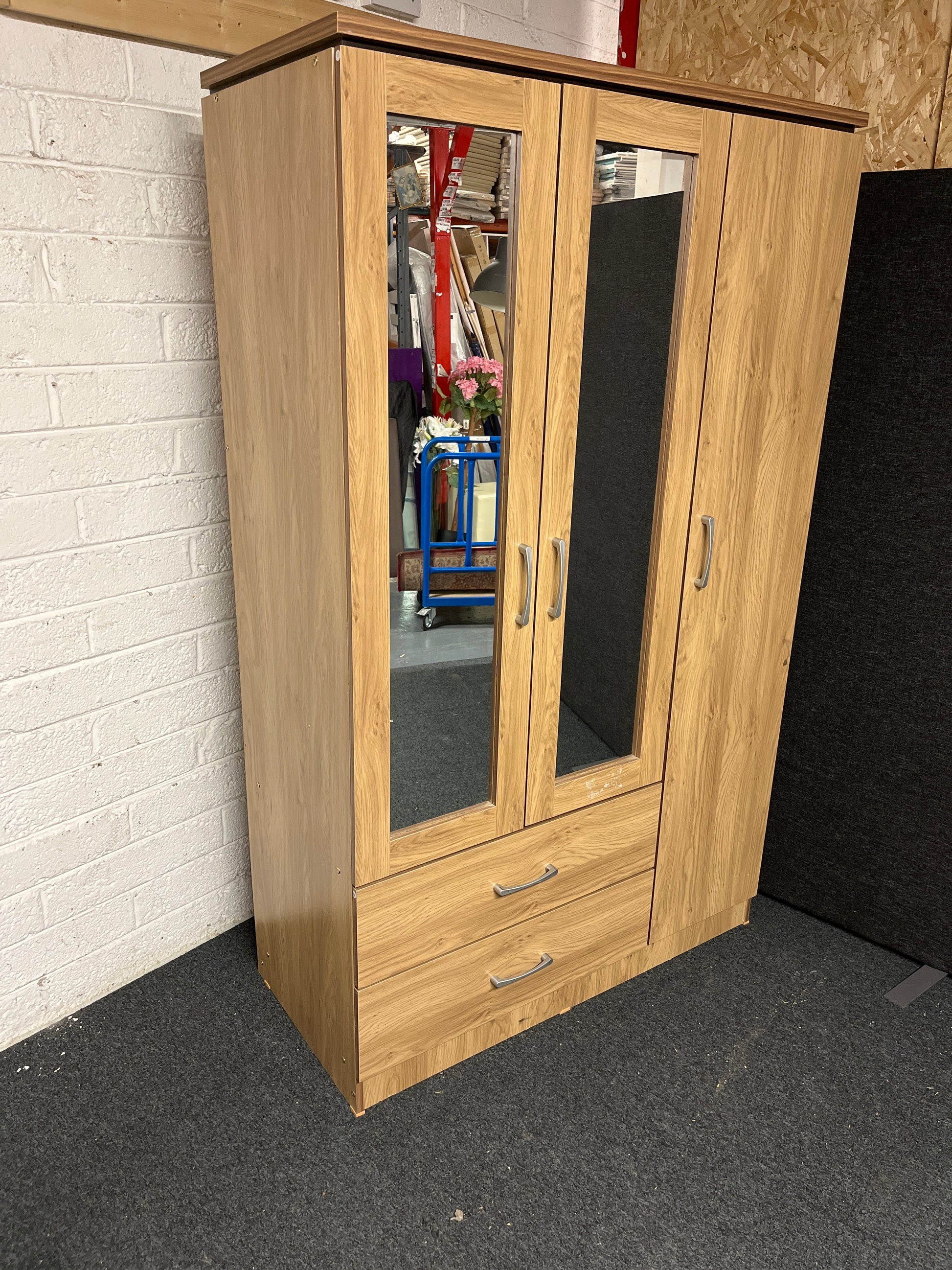 Tall oak laminate 3 door wardrobe 2125