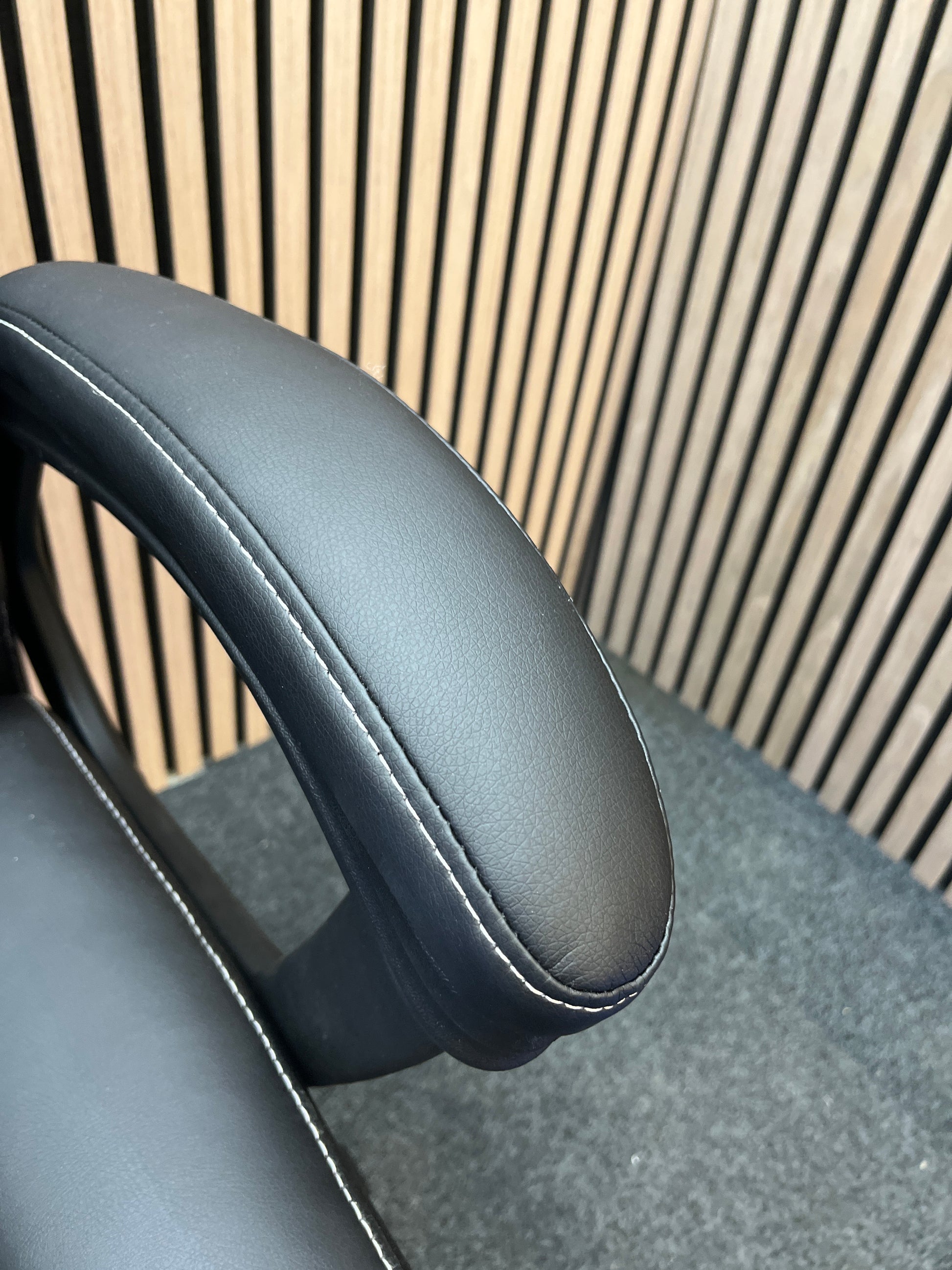 NEW Noble High back managers swivel chair with fixed arms, 5 star base, height adjustable with fixed arms