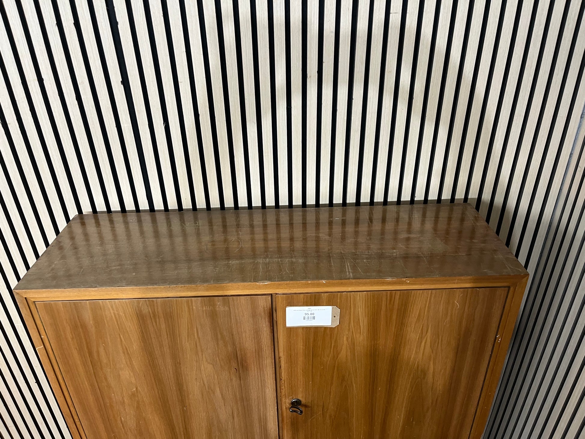 Solid oak large 4 door storage unit (H 155 x W 110 x D 34 cm) 3126