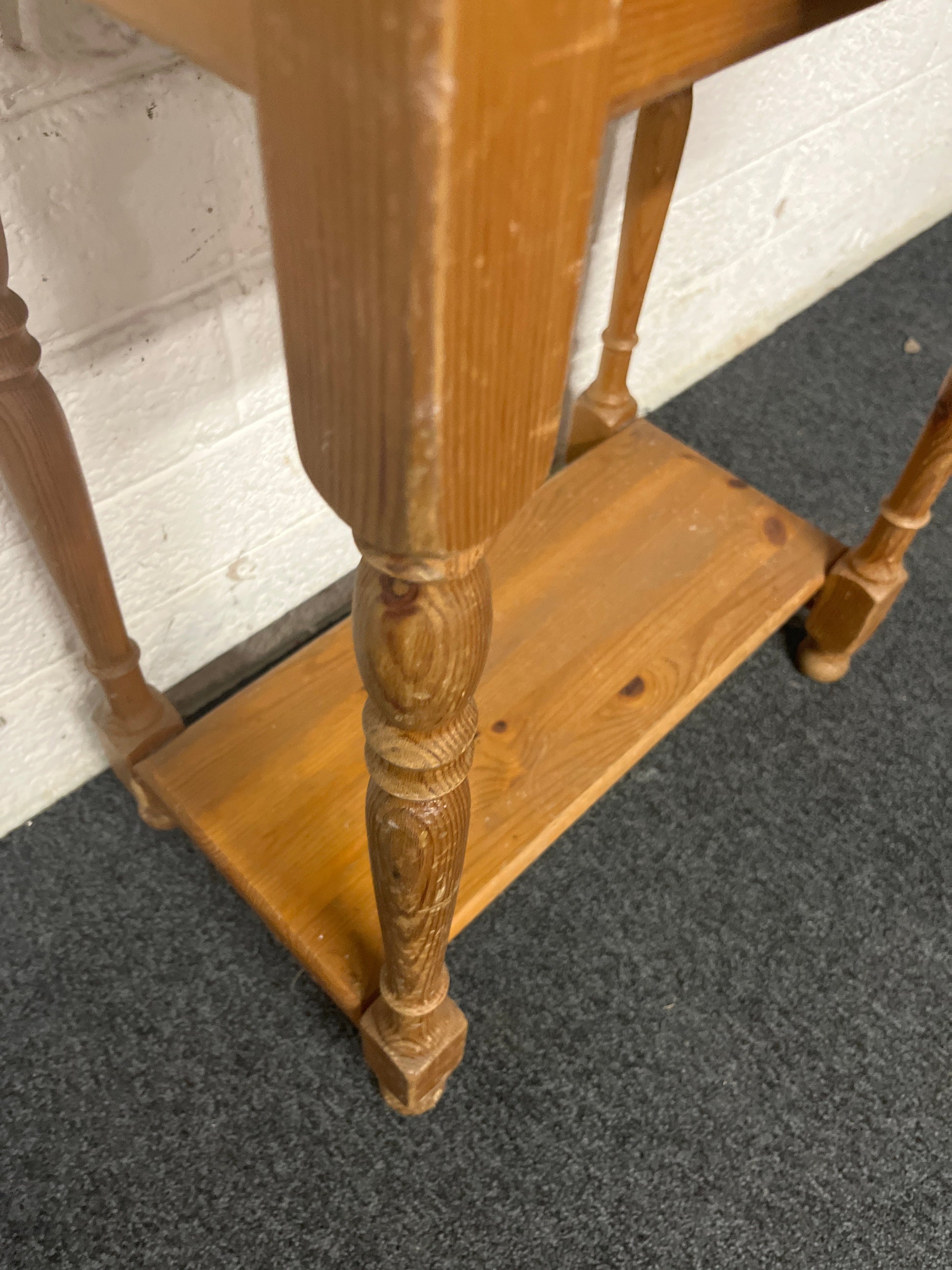 Solid pine 1 drawer lamp table with upstand 2225