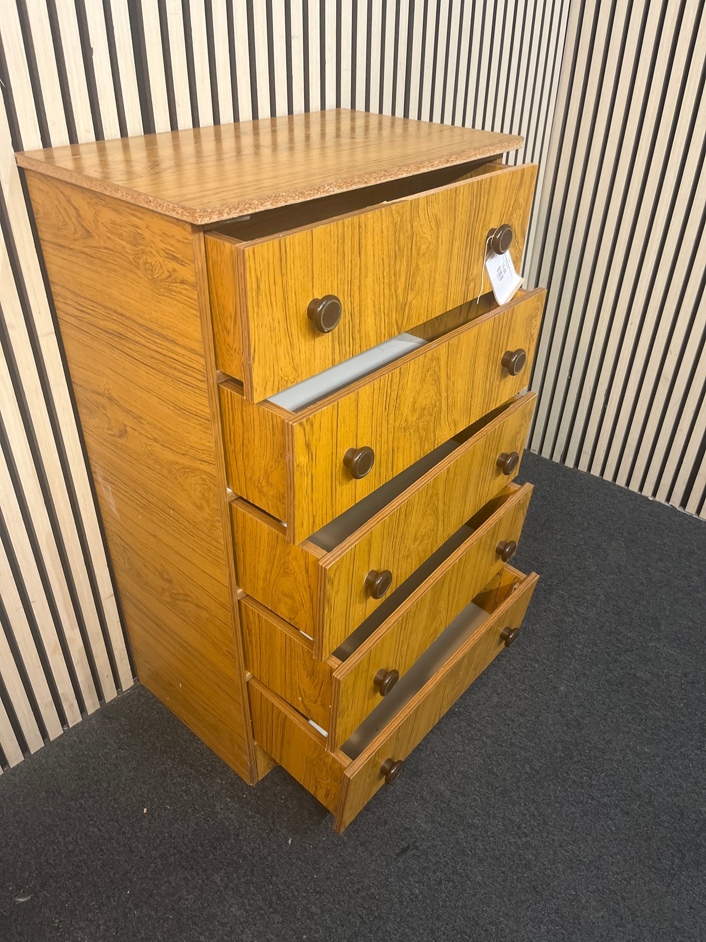 Wood laminate 5 drawer chest of drawers (H 103 x W 61 x D 39 cm) 43755