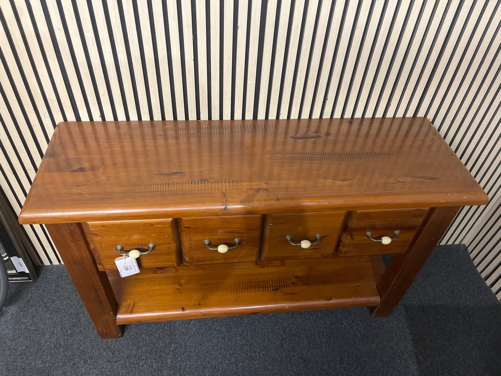 Solid pine 4 drawer sideboard (H 83 x W 133 x D 43 cm) 43978