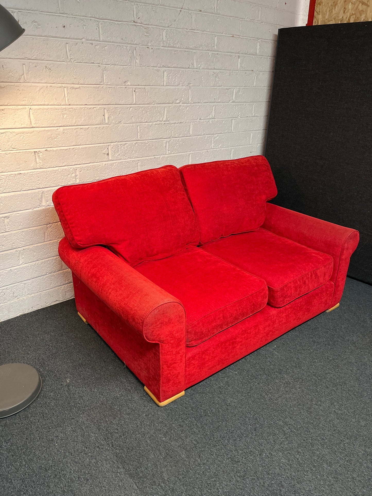 Large 2 seater red fabric sofa 2225