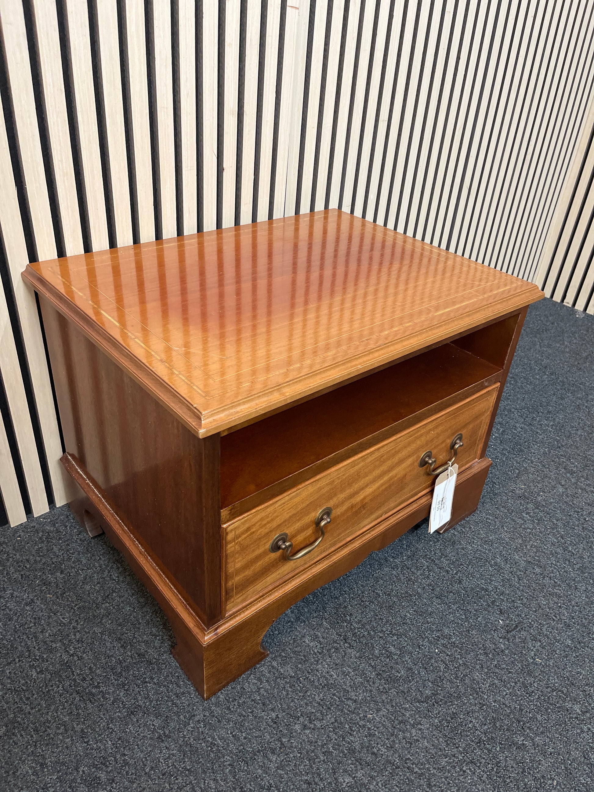 Ornate darkwood 1 drawer bedside locker 2425