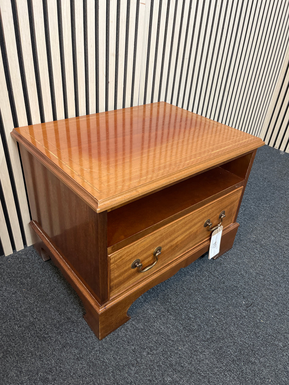 Ornate darkwood 1 drawer bedside locker 2425