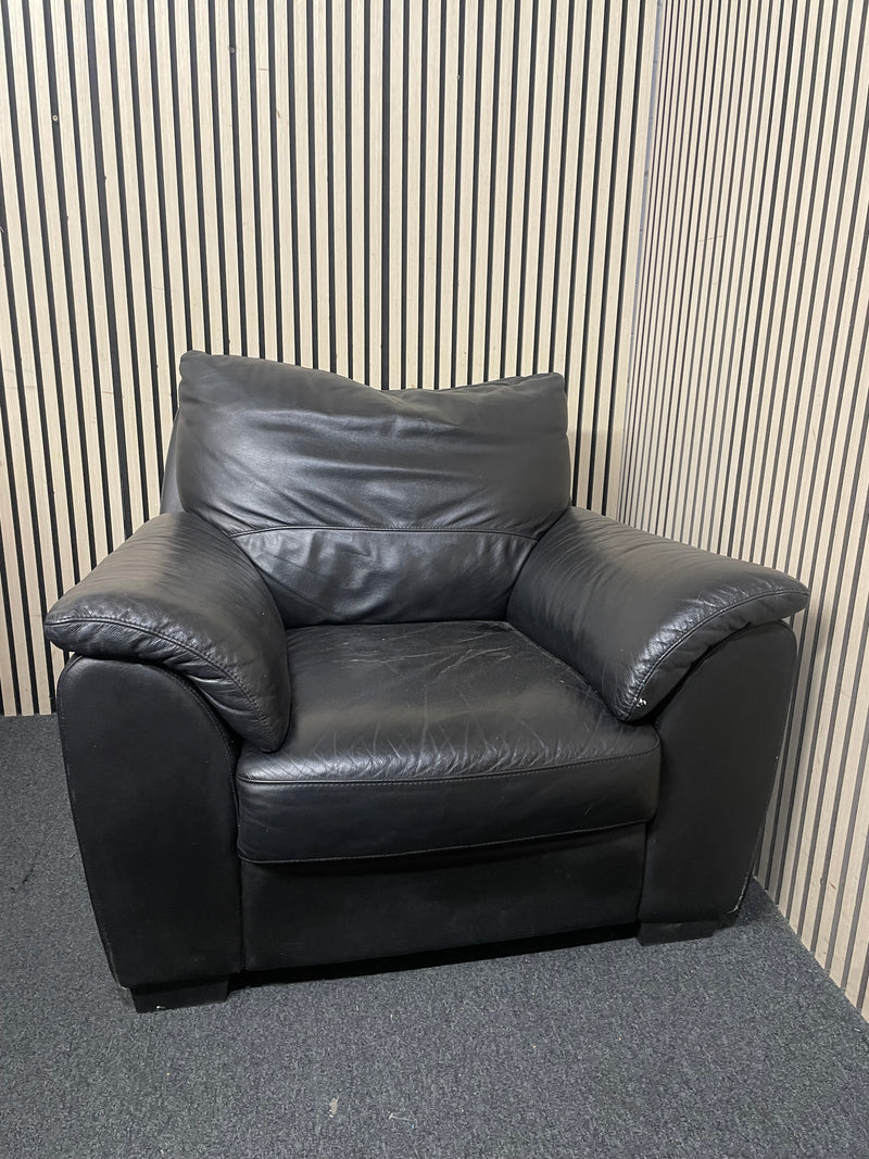 Large black leather armchair   44677
