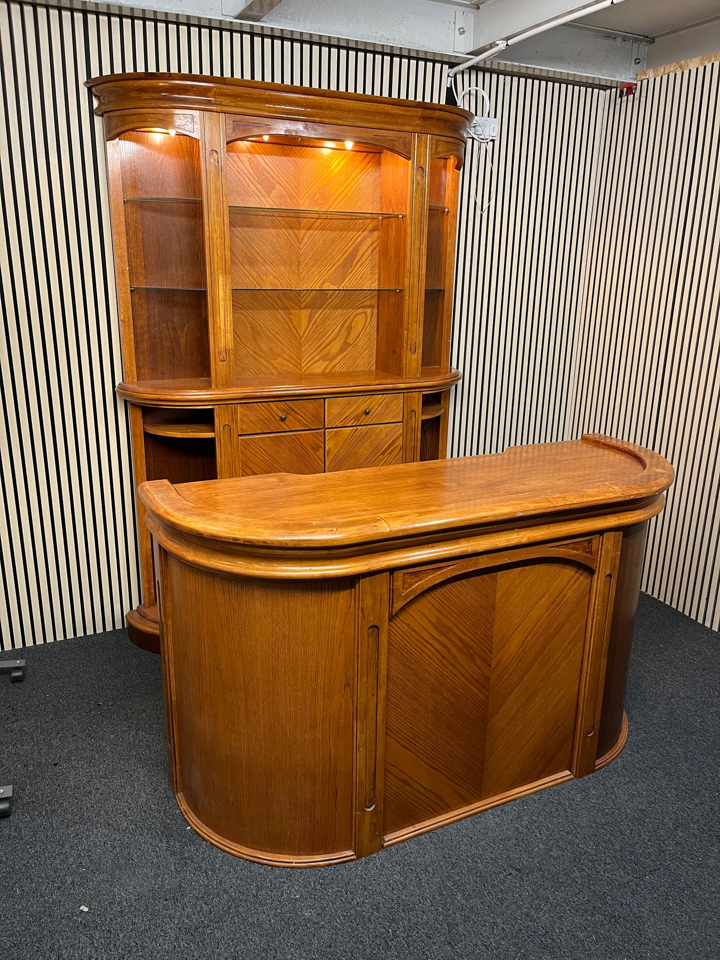 Ornate oak stained tall bar counter with storage drawers (Front H 110 x W 170 x D 60 cm) (Back  H 219 x W 177 x D 35 cm)