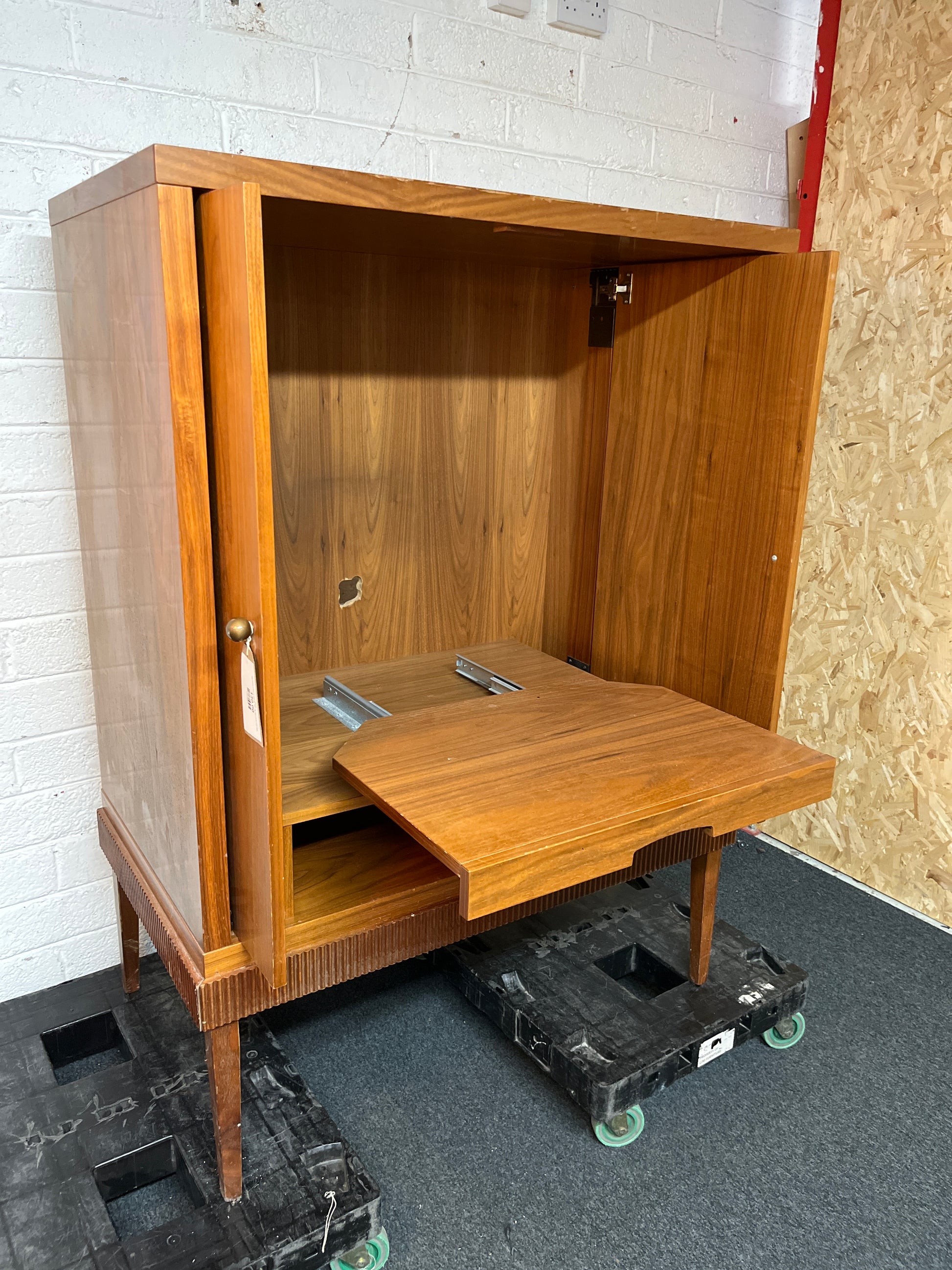 tall cherry 2 door tv unit (H 146 x W 105 x D 60 cm) 1325