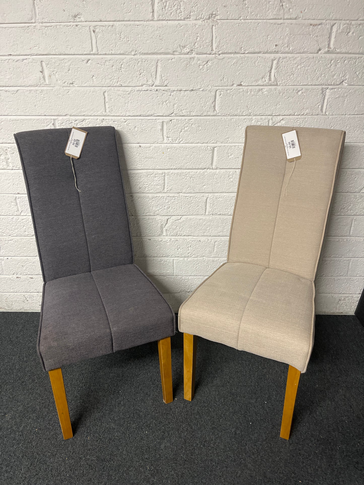 High button back dining chair, solid wood leg, mixed fabric  2225