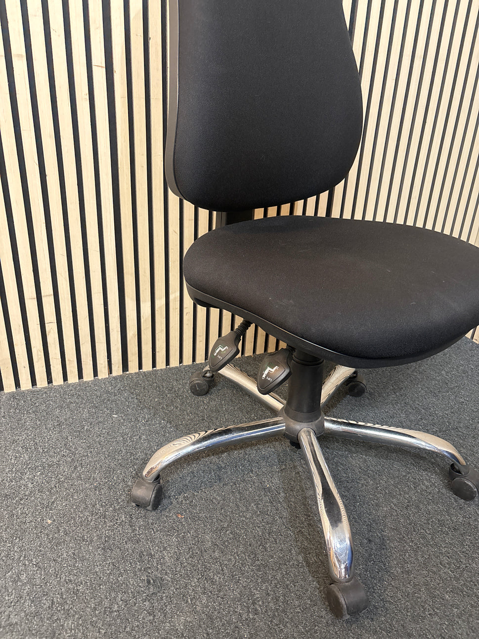 Black Fabric Home office swivel chair with 2 levers 43780