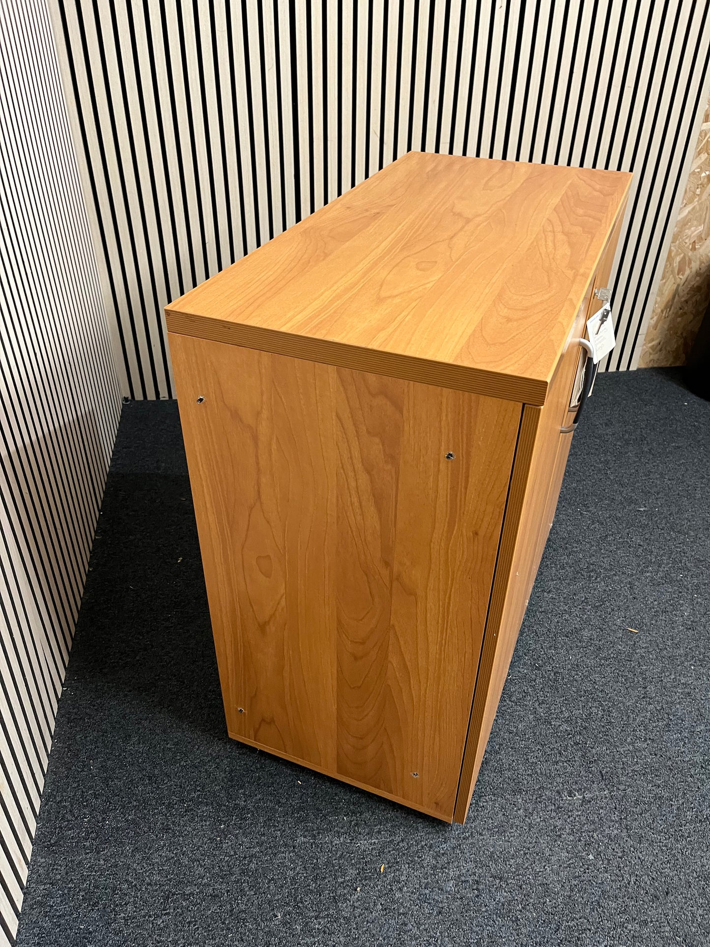 Cherry laminate low 2 door storage unit (H 80 x W 90 x D 45 cm) 2425