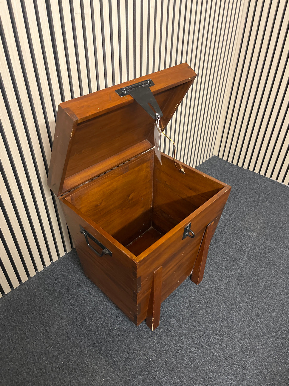 Solid wood stained top open trunk with ornate detail 59Hx50Wx40D 3325