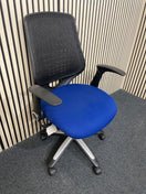 Switch Black / Blue Mesh Swivel Chair w/ Arms 2 image