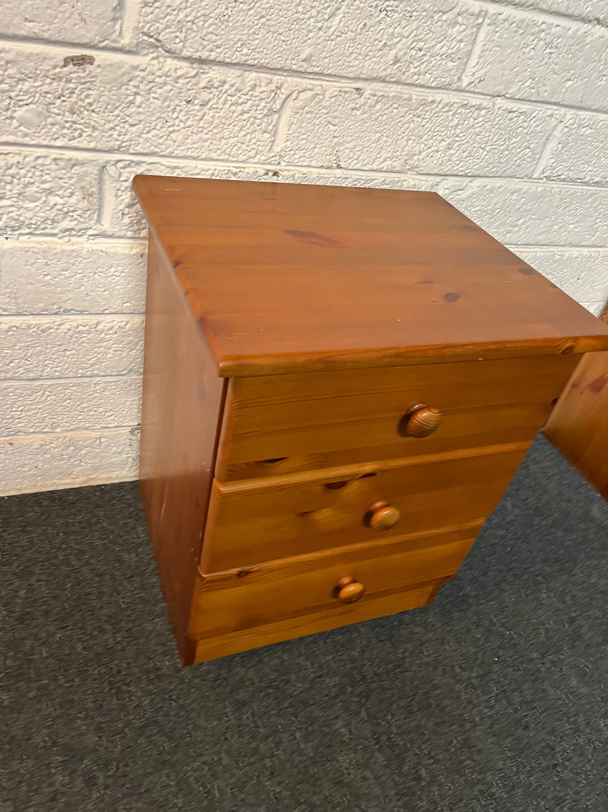 Solid pine 3 drawer bedside locker  1225
