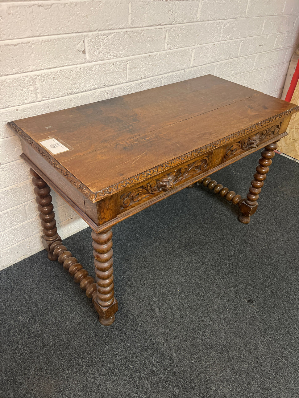 Oak stained console table with barley twist legs (H 78 x W 120 x D 60 cm) 1325