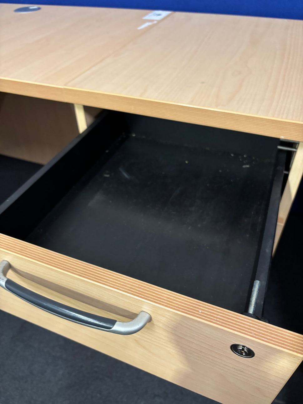 SECONDHAND 1600*1200 radial panel desks with matching DH pedestal%A0