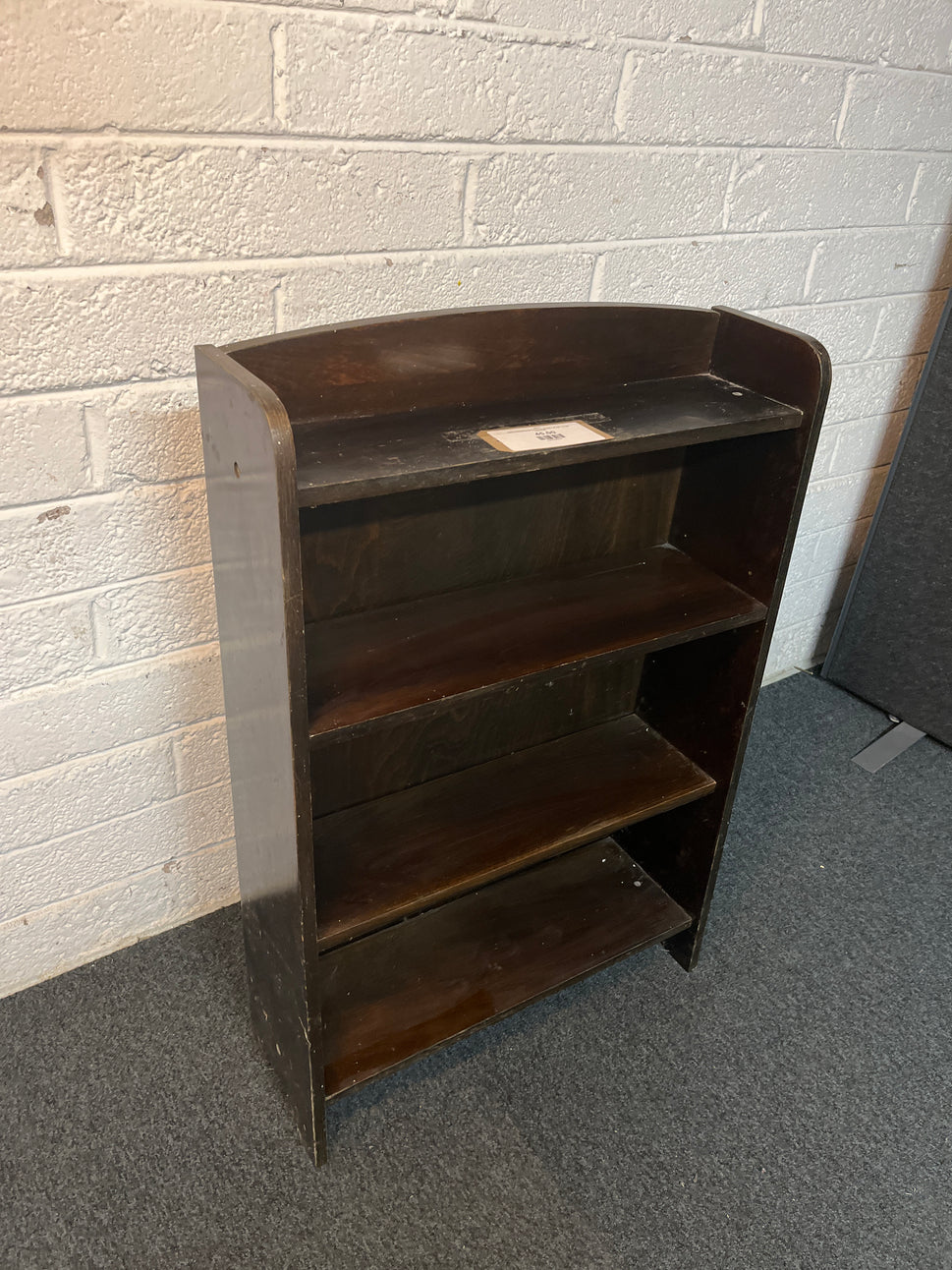 Retro stained wood bookcase (H 920 x W 520 x D 280 mm) 2225
