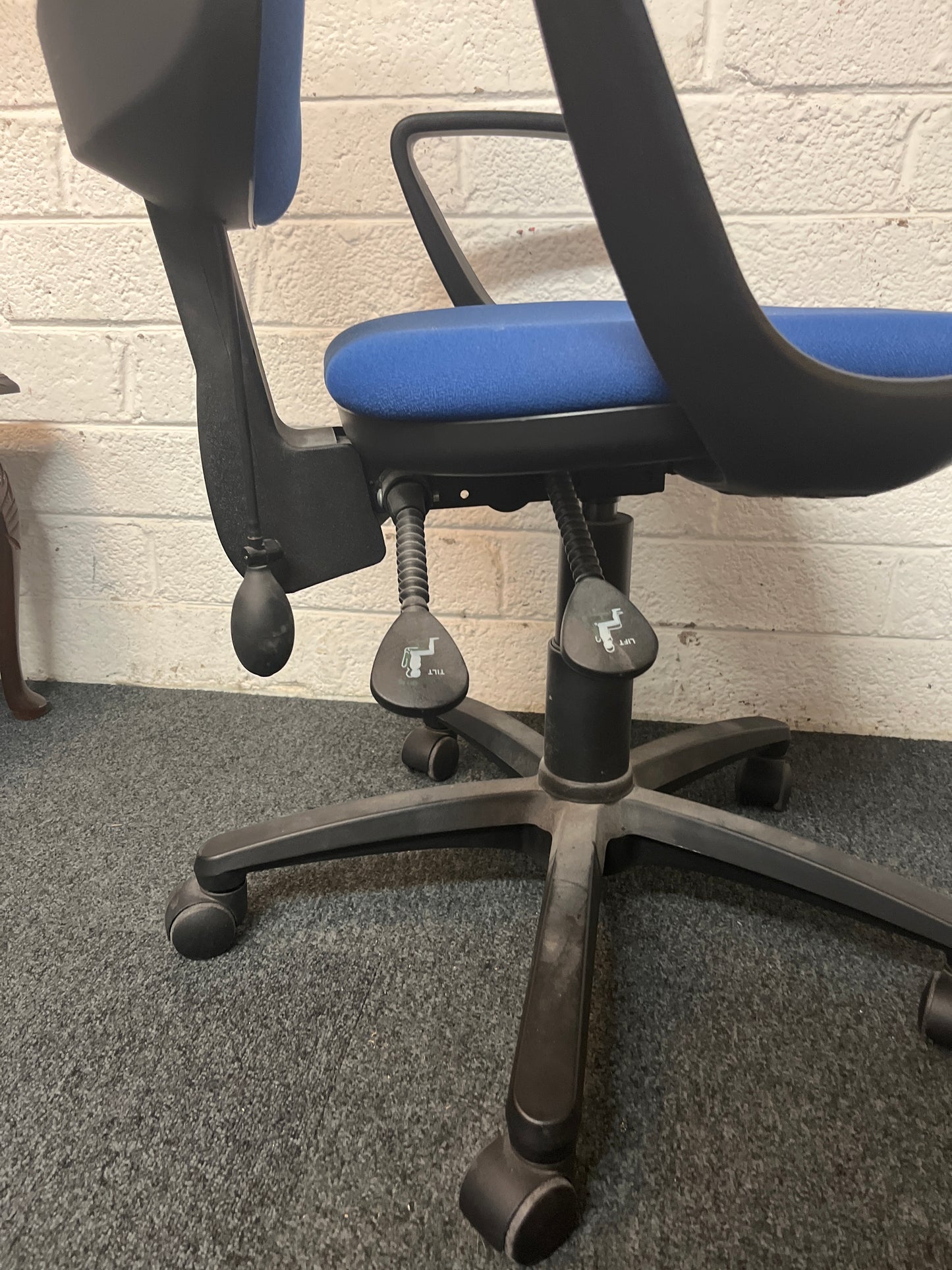 Blue swivel chair with fixed loop arms  1325