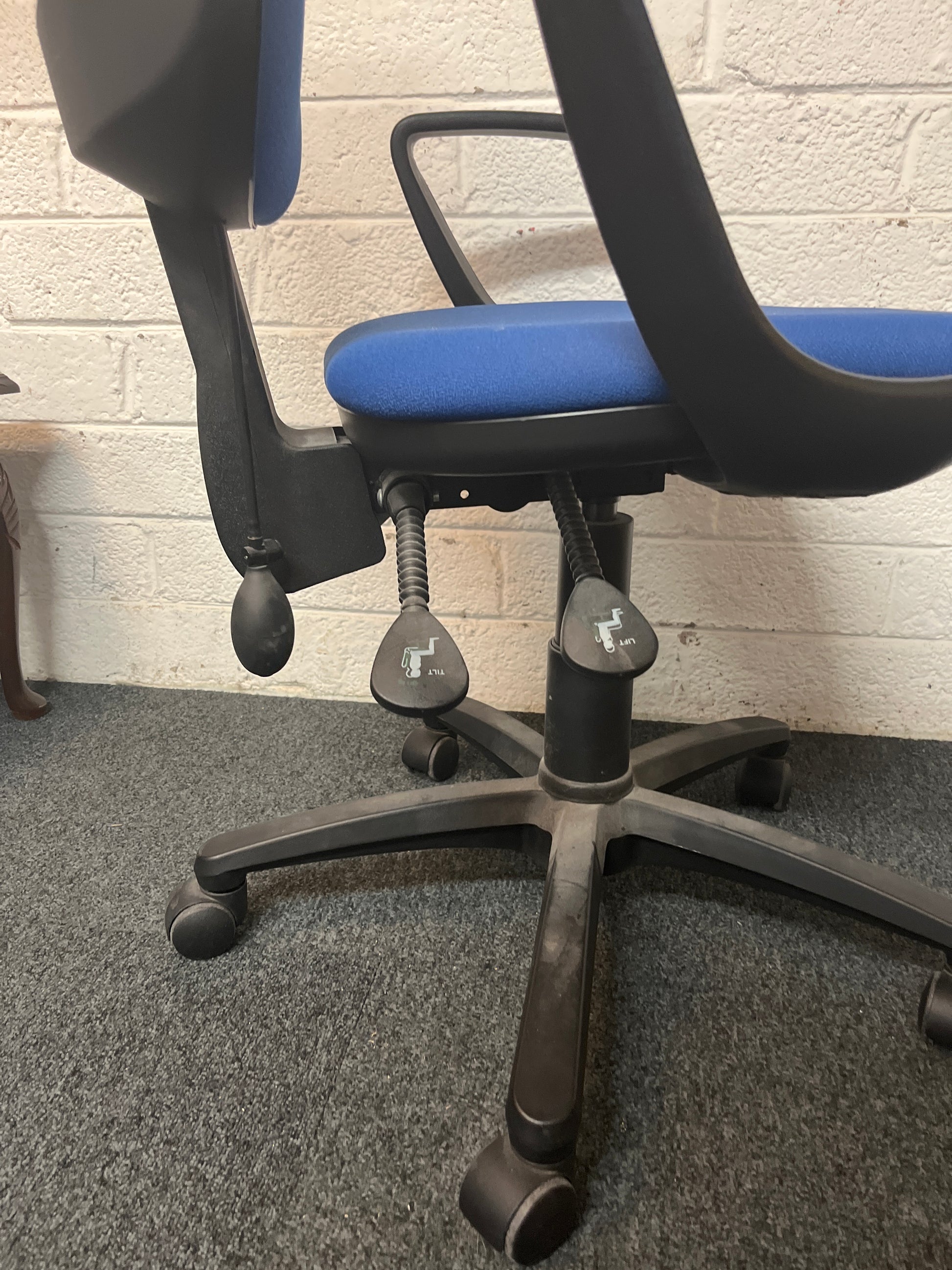 Blue swivel chair with fixed loop arms  1325