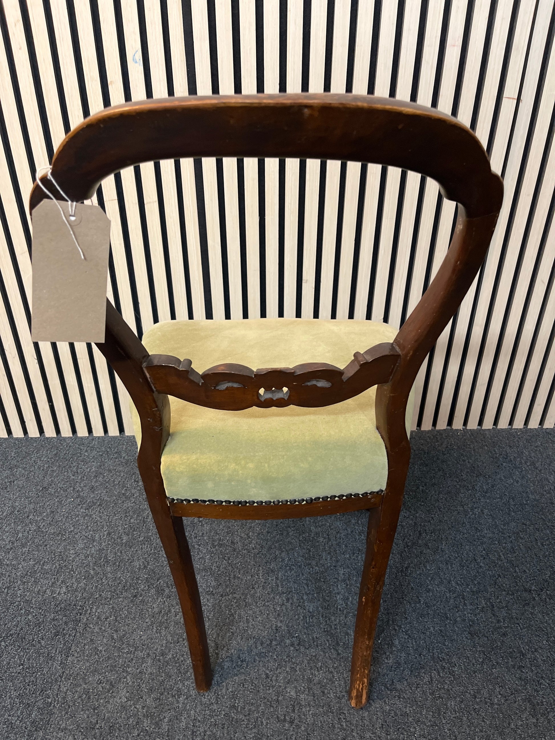 Mahogany framed spoon back dining chair with green seat fabric 2425