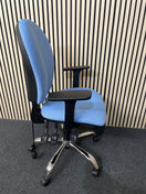 Switch Lyreco - 3 level swivel chair with height adjustable back, height adjustable arms and ergonomic back pump - POWDER BLUE 3 image