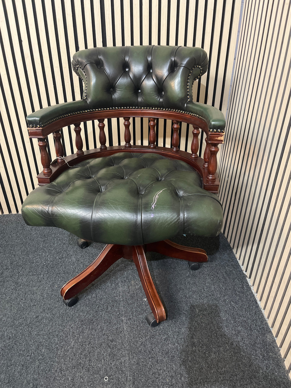 Green leather button back mahogany framed captains chair  43827C