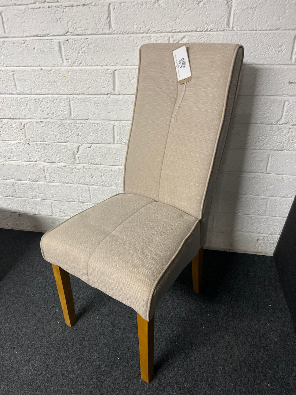 High button back dining chair, solid wood leg, mixed fabric  2225