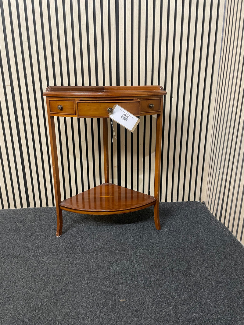 Cornered mahogany lamp table with drawer   44670
