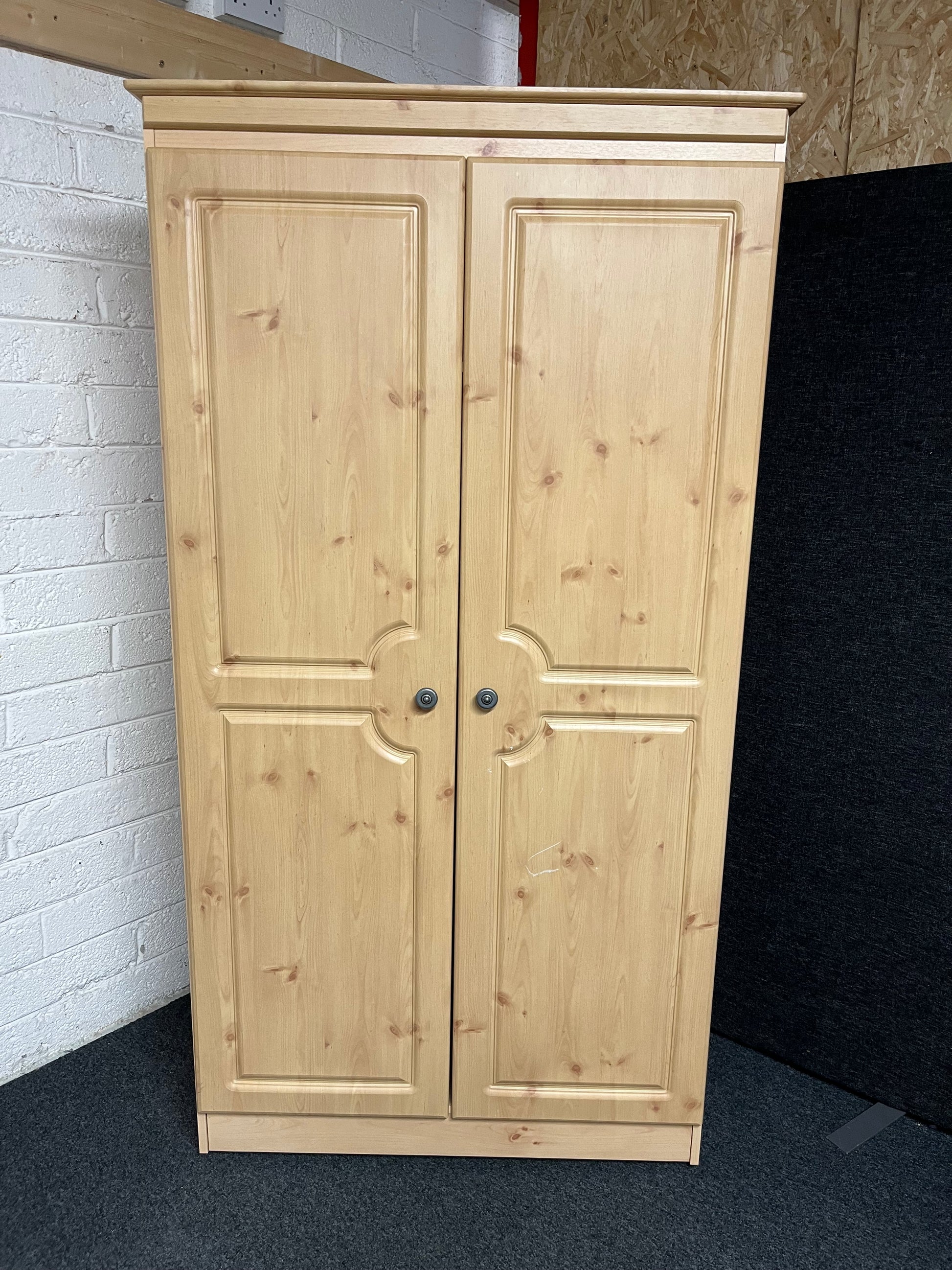 Tall maple 2 door wardrobe (H 8120 x W 960 x D 530 mm) 1225