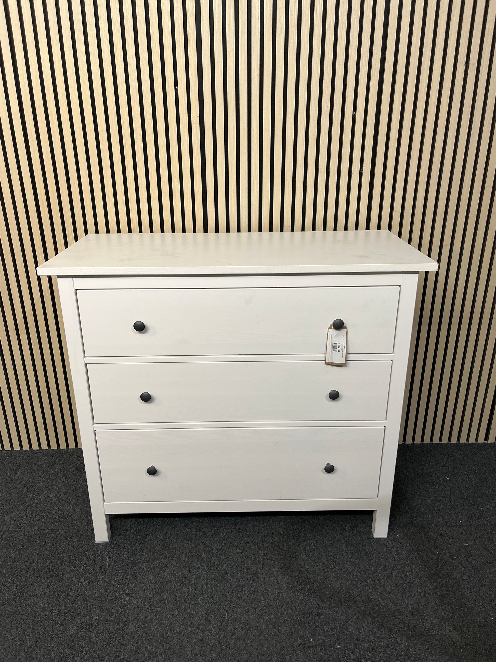 Solid wood white painted 3 drawer chest (H 97 x W 107 x D 50 cm) 3325